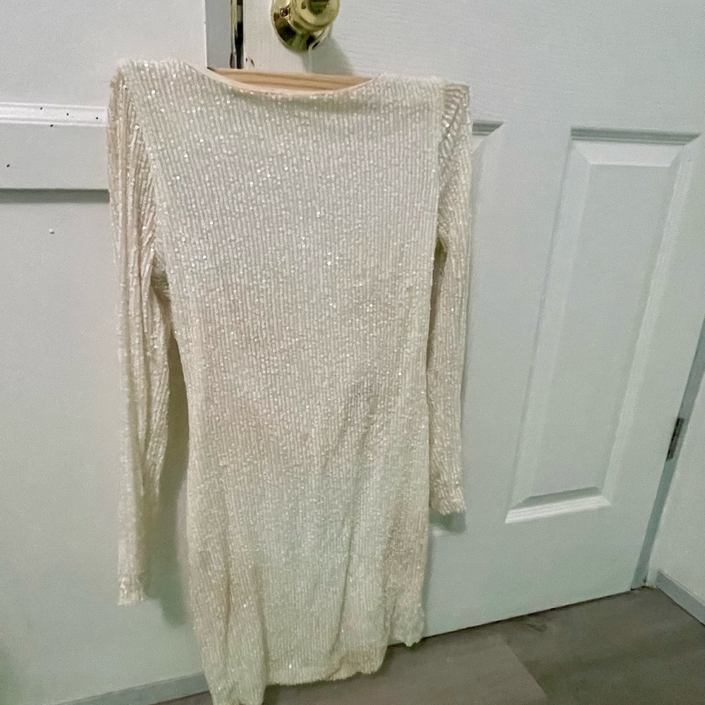 Elegant Short Cream Long Sleeve Dress